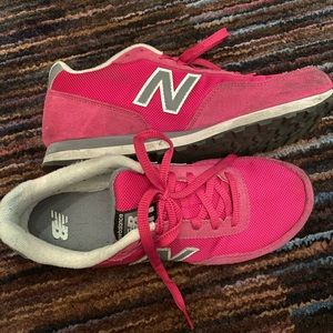 Hot pink New balance 411